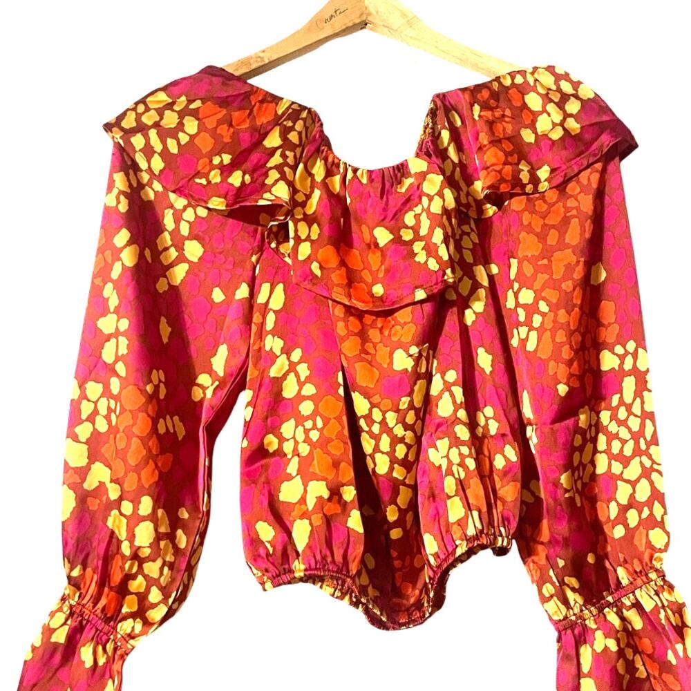 Emily Wonder Abstract Print Off Shoulder Crop Blouse Medium